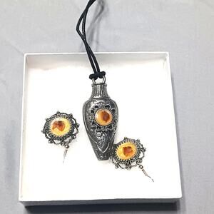 Matching Sliver Tone Metalwork Necklace Pendant & Earrings